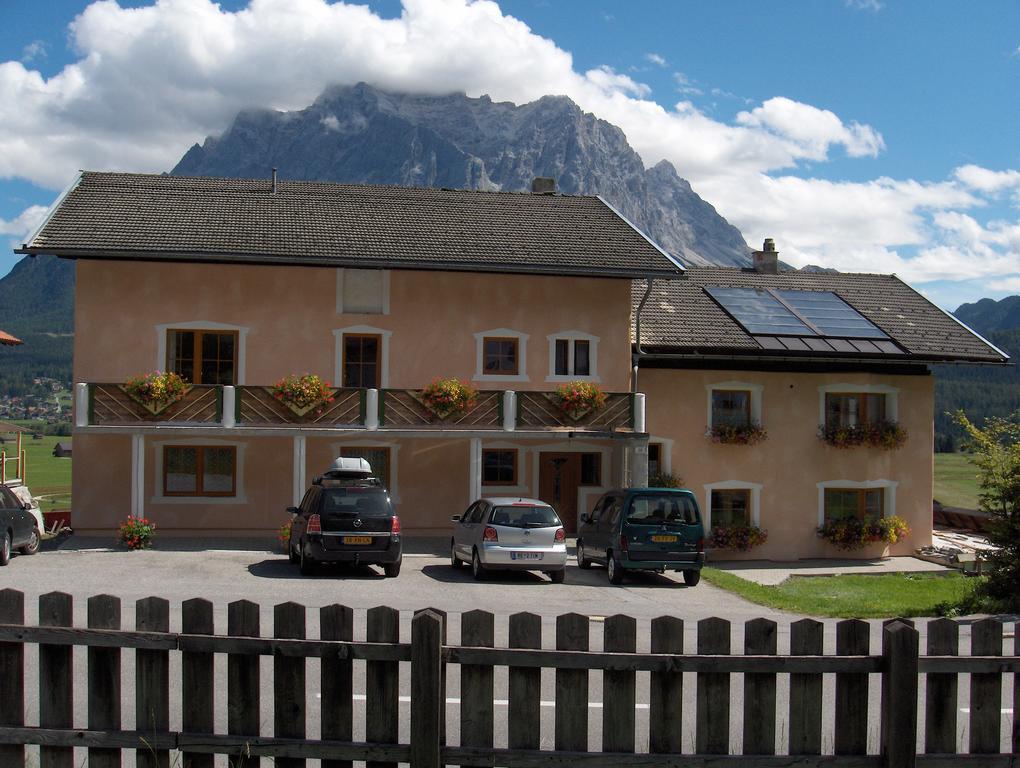 Alpin-Sportiv Apartman Lermoos Szoba fotó